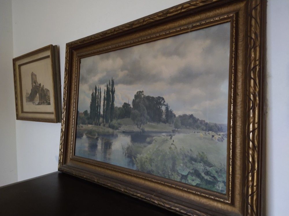 Room Full Of Vintage Furniture And Decorative Items Please Read At