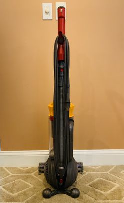 Dyson DC 65 vacuum cleaner Thumbnail