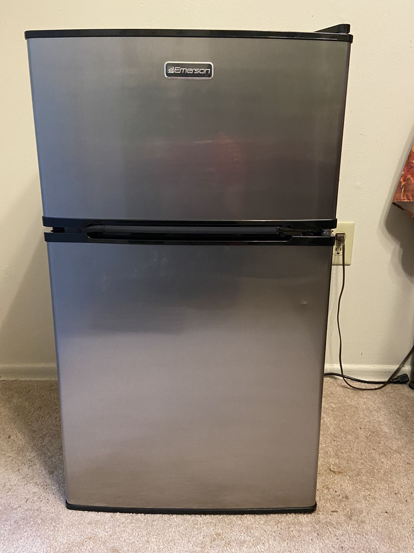 Emerson: College Dorm Refridg/Freezer