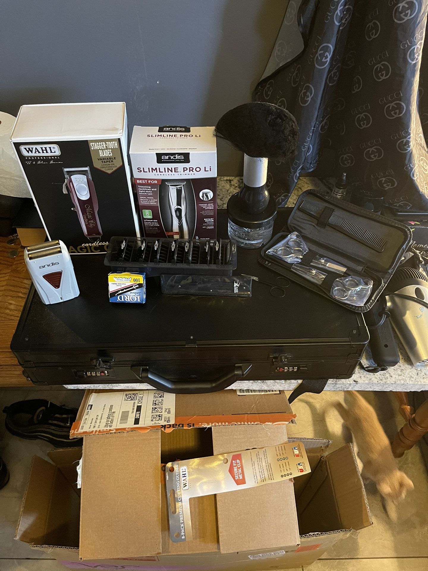BARBER KIT / Wahl Magic Clippers/ Andis Shaver / Slim Pro 