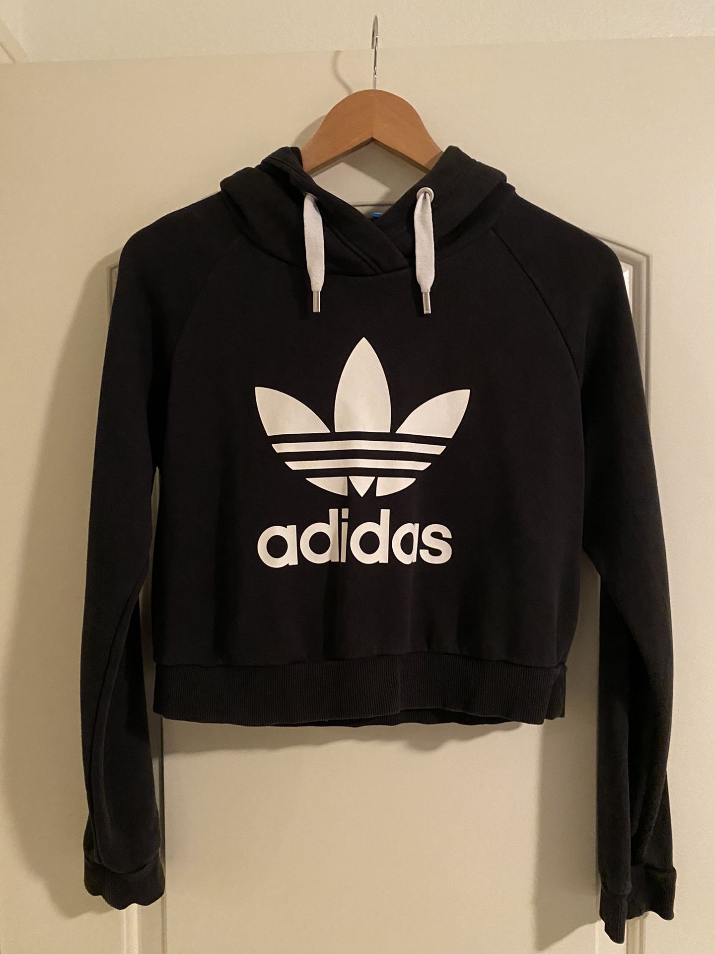 Cropped Adidas Black Sweatshirt / Hoodie
