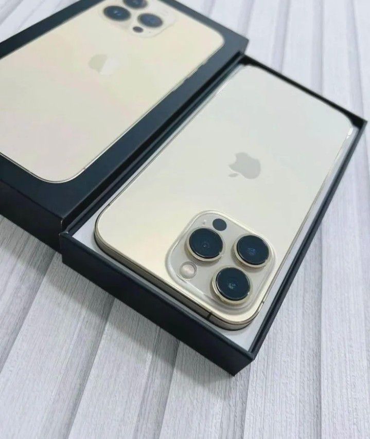 Apple iPhone 13 Pro Max - 256GB - Gold (Unlocked)