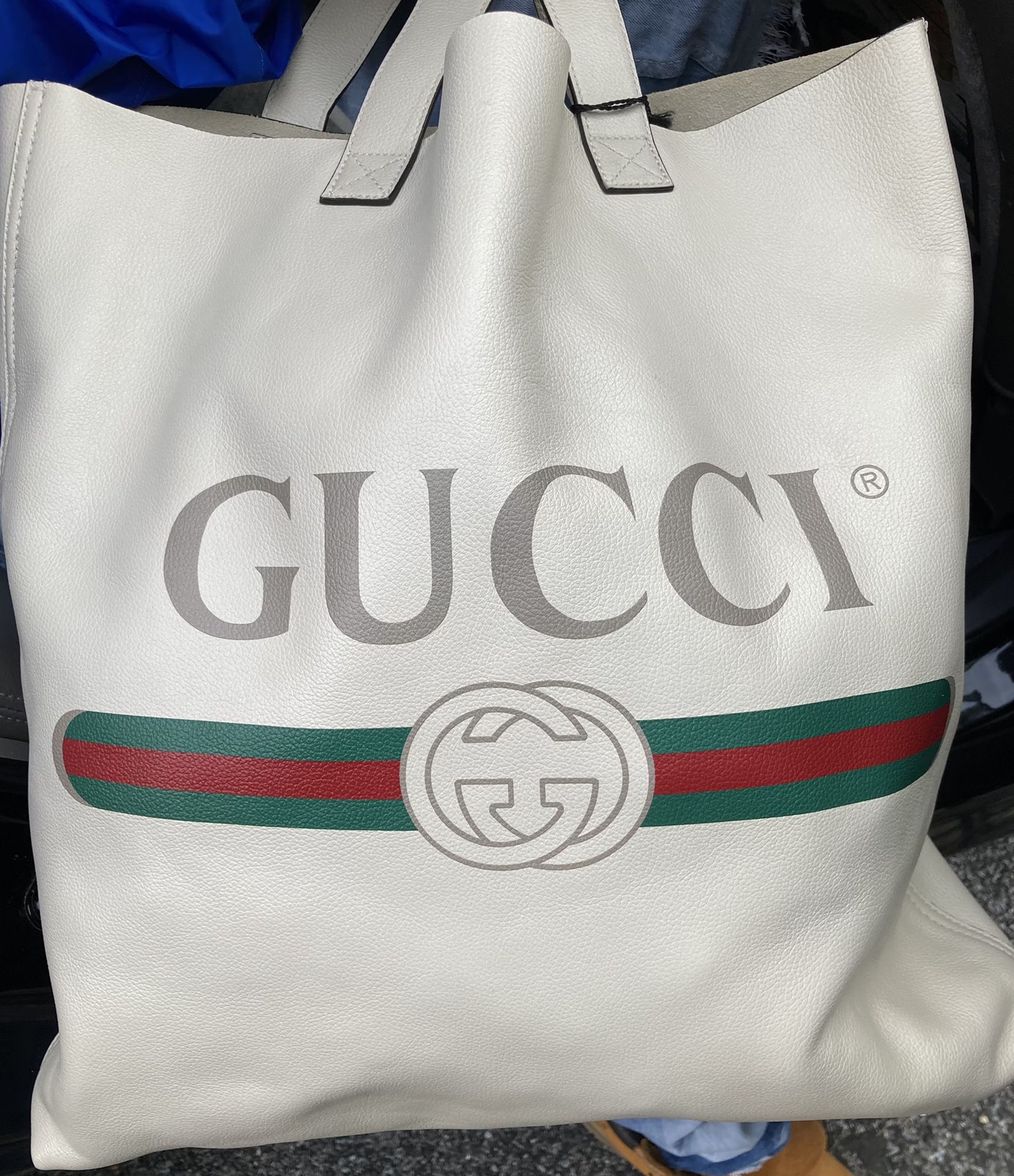 Gucci logo tote bag