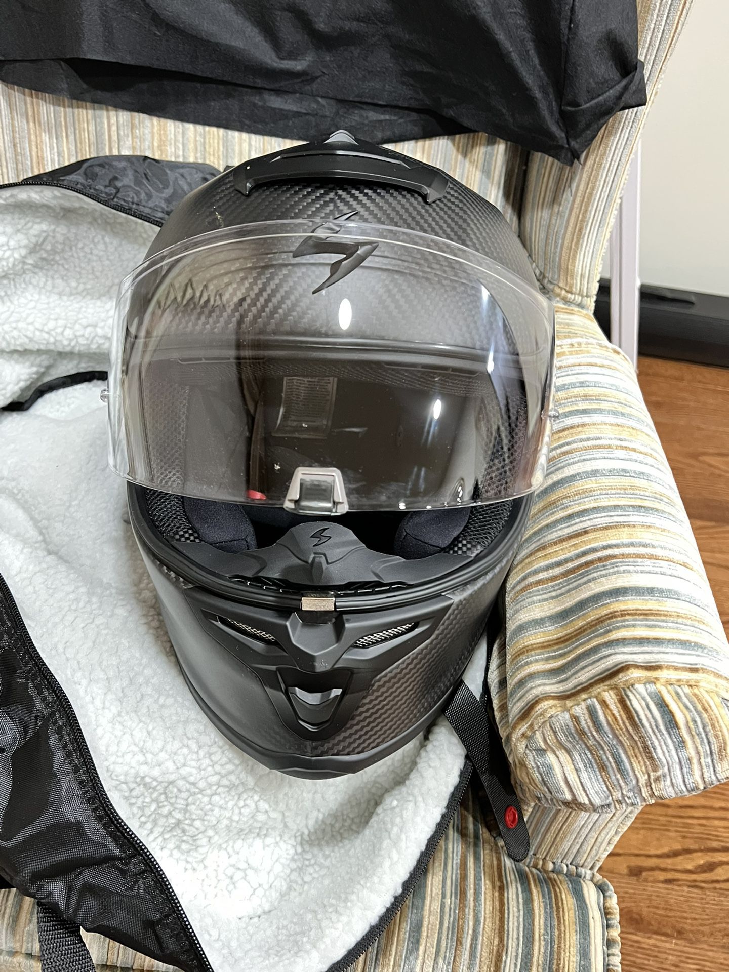 Beautiful new Scorpion motorcycle Helmet , Gloves & Bag!  