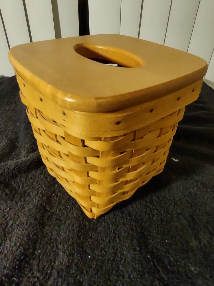 1999 Longaberger Woven Tissue Cube Shape Box Basket