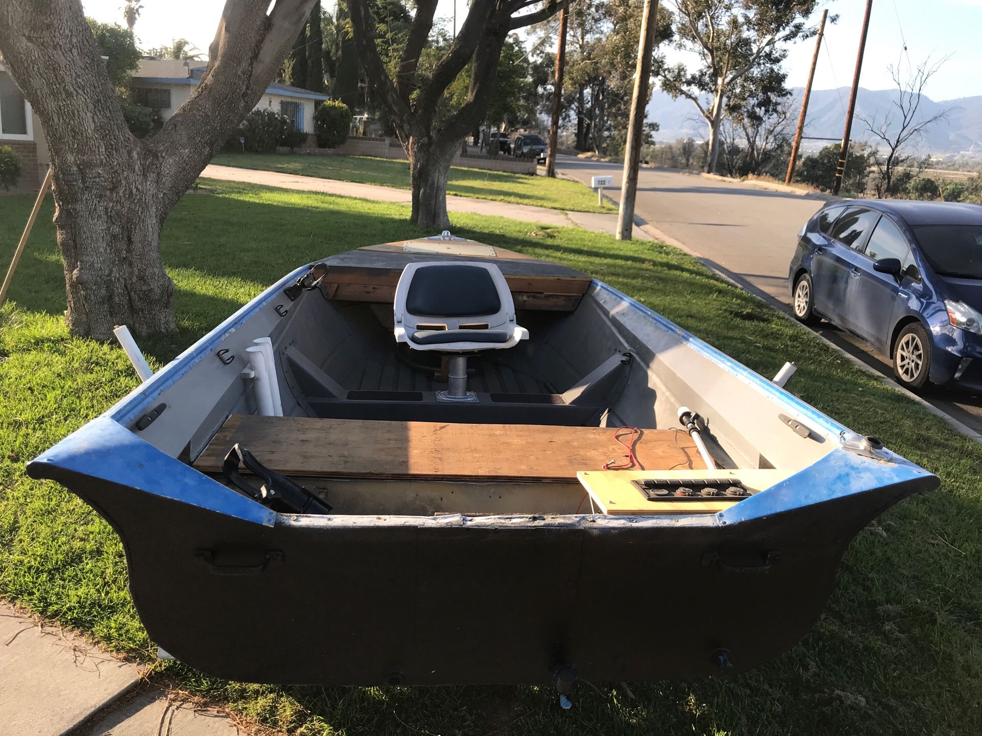 14 foot valco aluminum boat for Sale in San Bernardino, CA - OfferUp