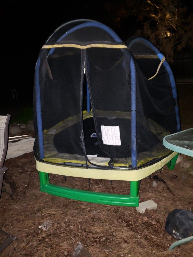 Kids Enclosed Trampoline FUN