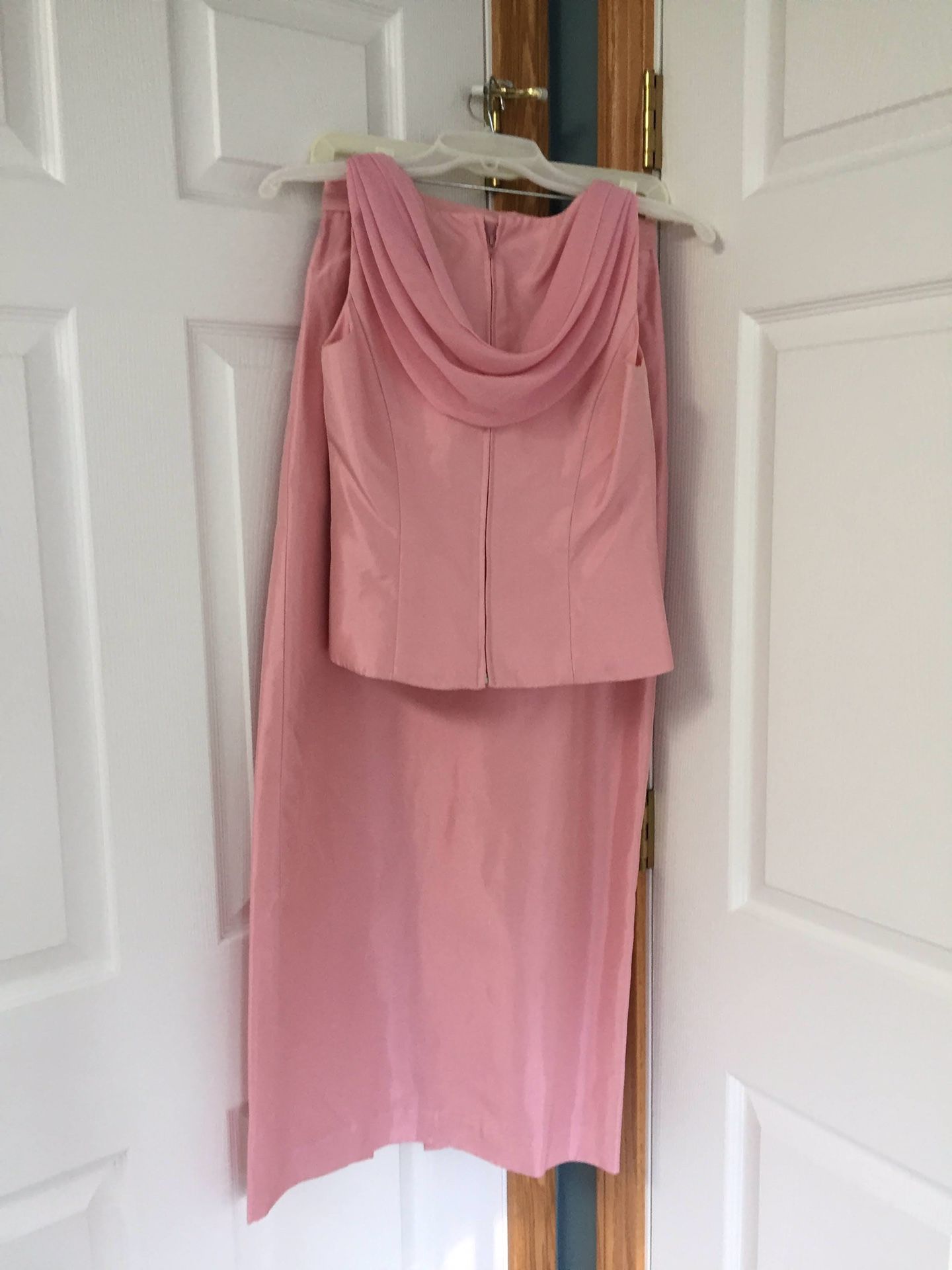 Formal Full length gown, shawl, and matching shoes. See all pictures. Gown Size 4