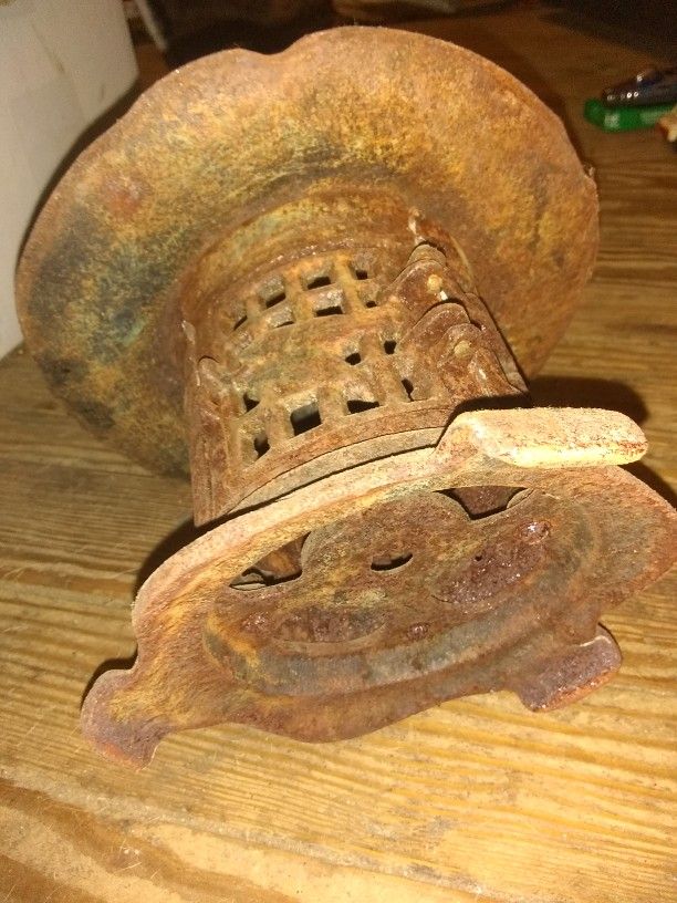 Japanese Old Iron Candle Lantern Antique Lamp Toro Buddhist Art
In Japan a tōrō is a traditional lantern made of stone, wood, or metal. Like many ot