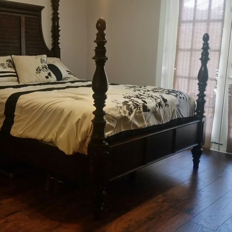 Key Town Queen Size Canopy Bed From Millennium By Ashley Furniture For In Orlando Fl Offerup Key Town Queen Size Canopy Bed From, Key Town Bedroom Furniture