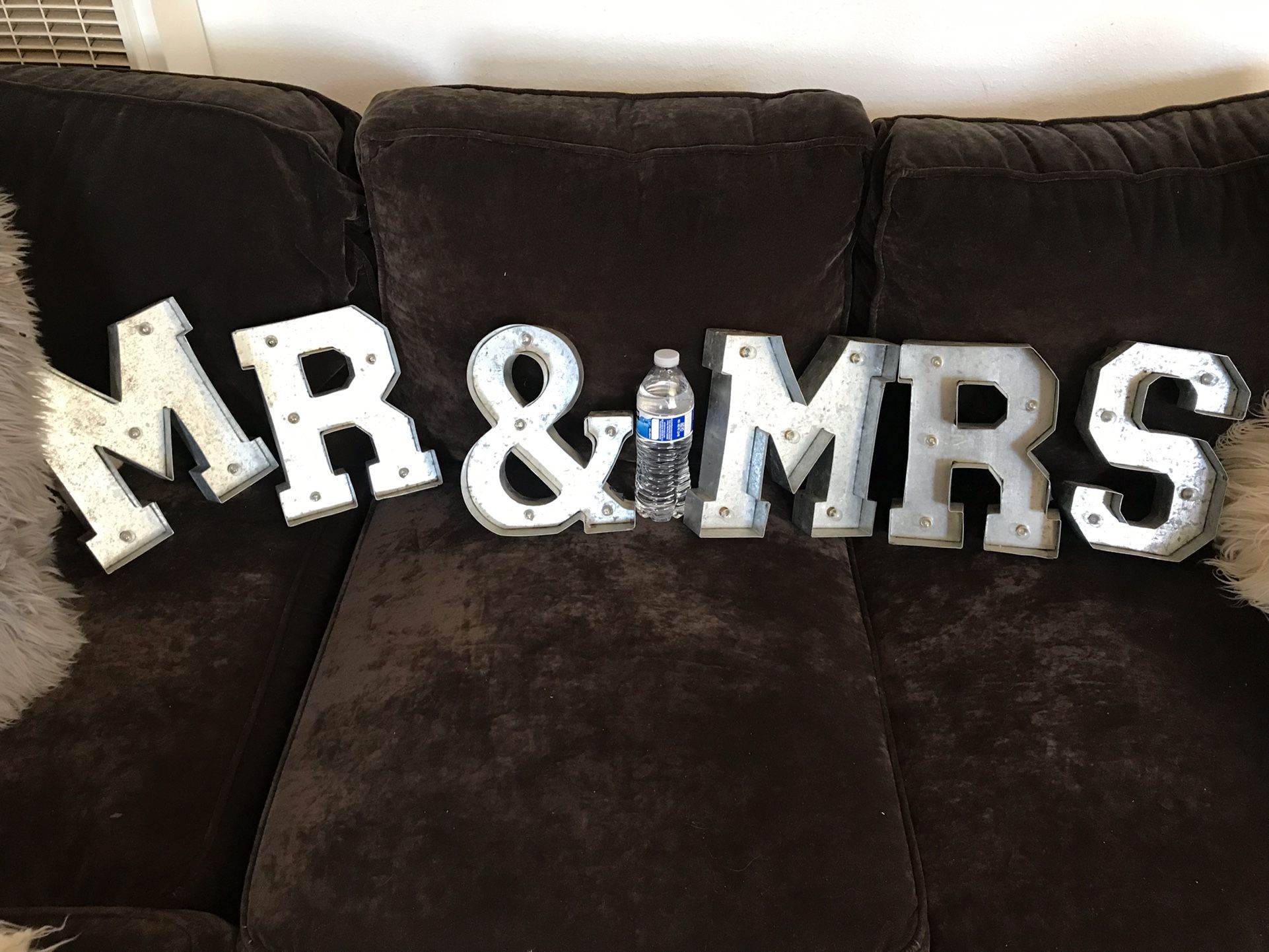 Mr & Mrs Rustic Sign