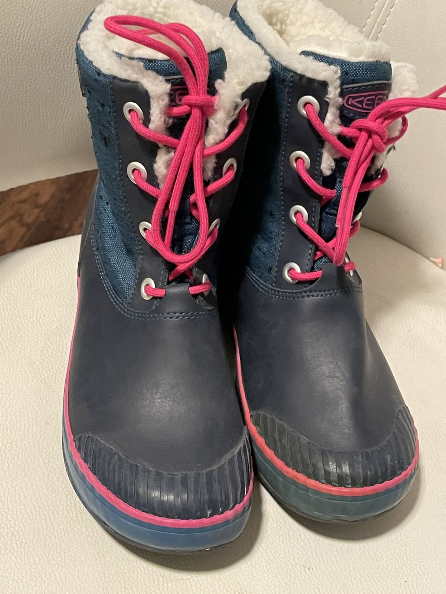 Keen Woman Winter Boots Size 37