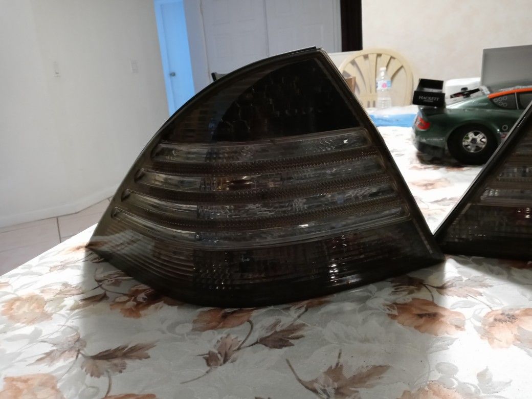 00 To 06 S55 Tail Lights