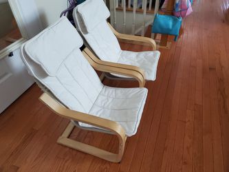 Two Ikea POÄNG
Kid's armchair Thumbnail