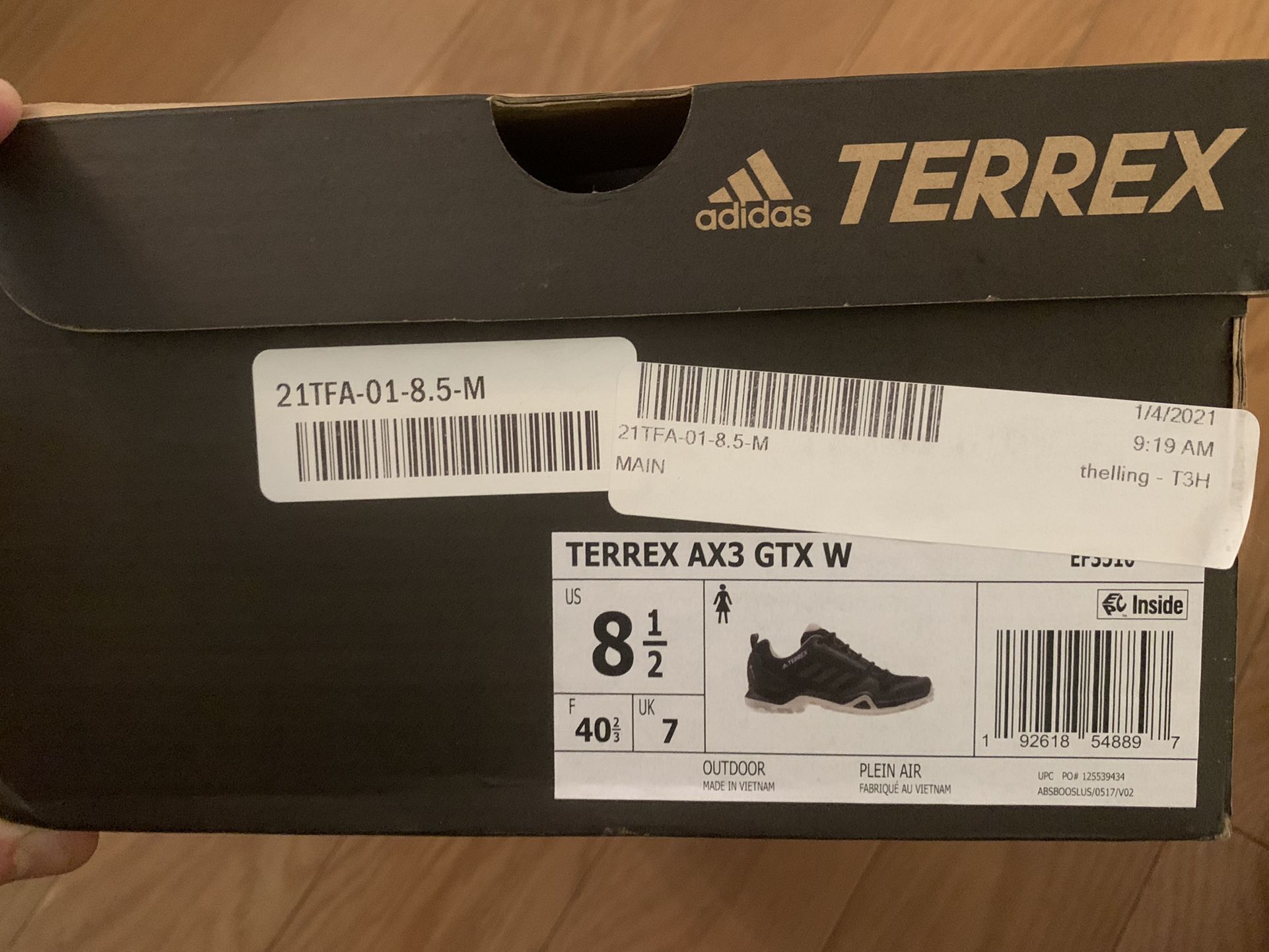 Adidas Terrex Womens AX3 GTX Hiking Boots, size 8.5