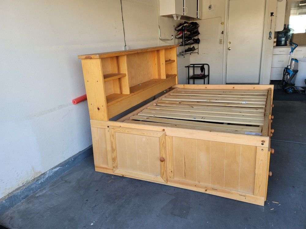 Bookcase Day Bed