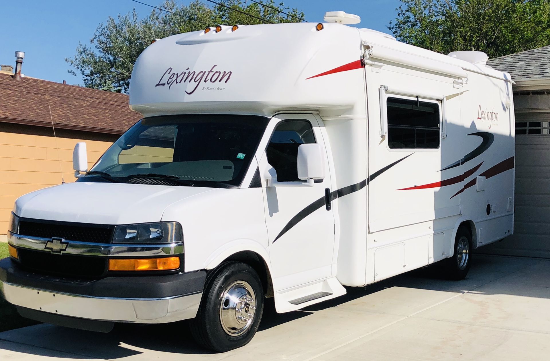 2007 Chevrolet Class B motorhome Lexington Slide out