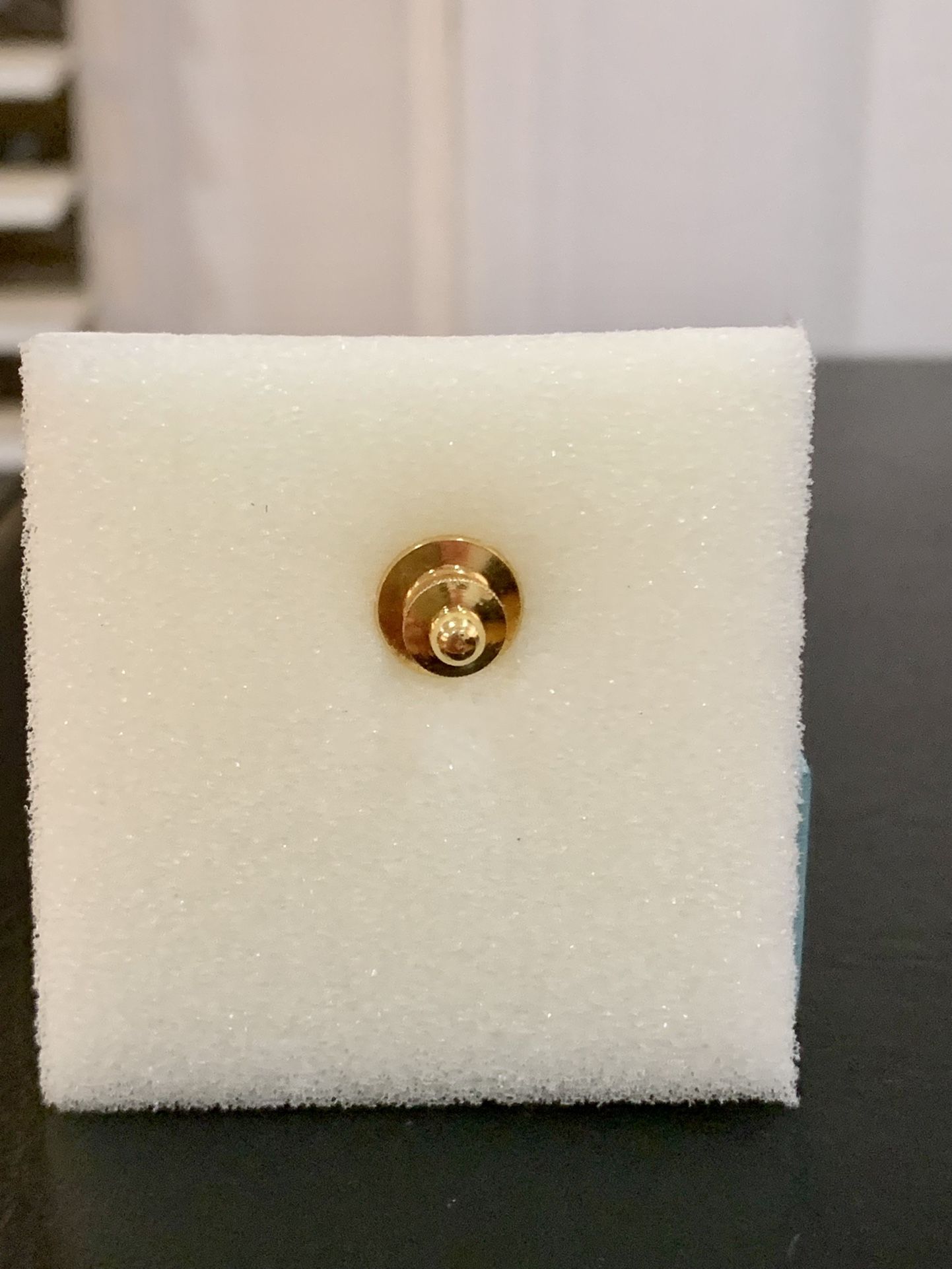 14K yellow gold fish shaped diamonds pin brooch In excellent condition Marked 14K