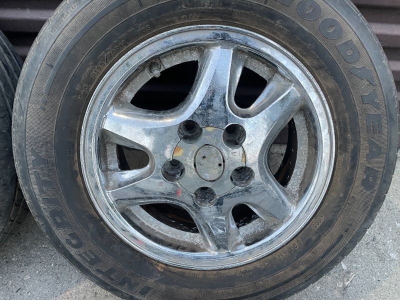 Chrome Toyota or Lexus Aluminum 14 inch wheels and caps - T02396