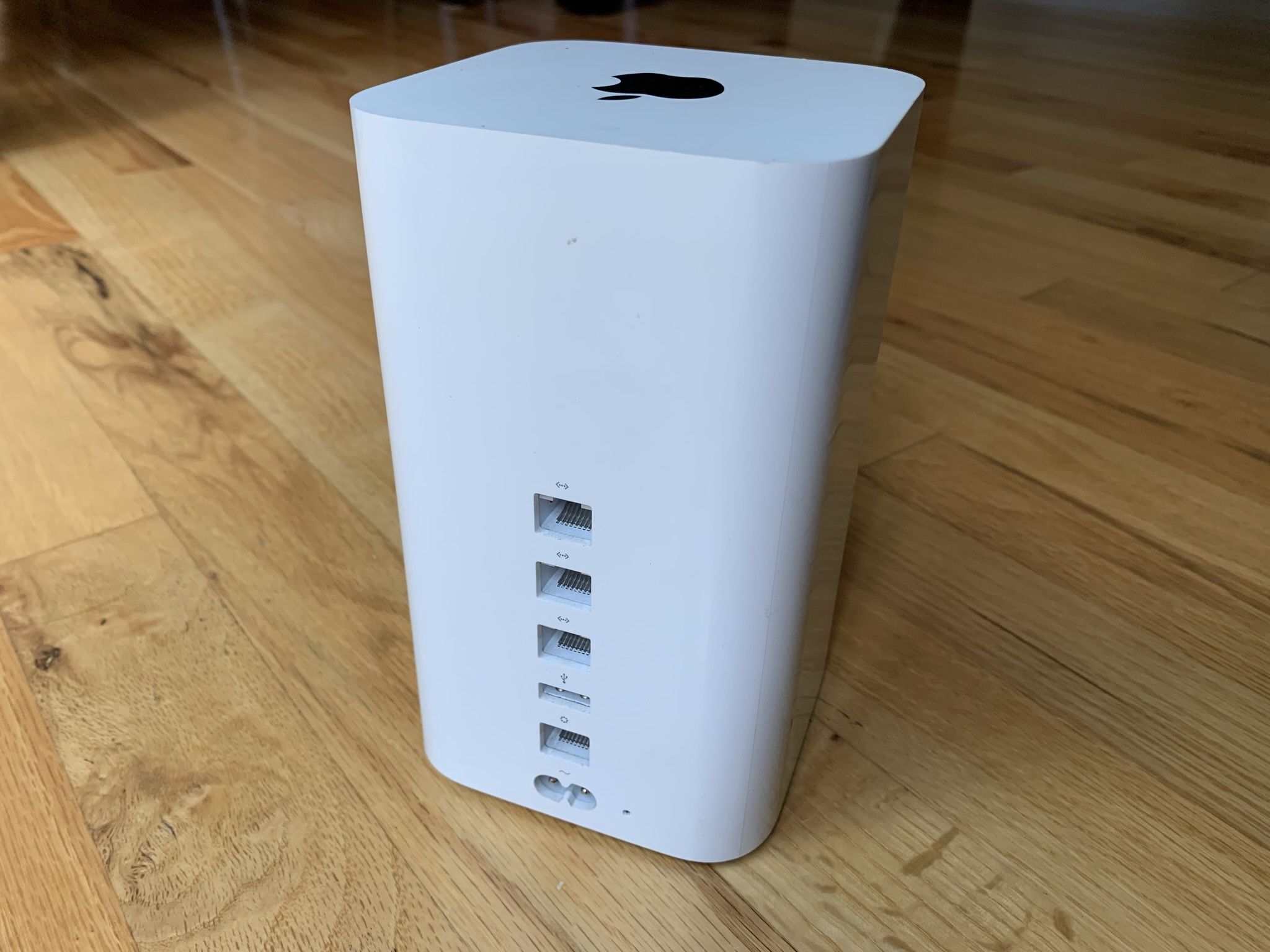  6th Gen Airport Extreme Dual Band AC Router