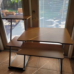 DESK, SMALL SIZE, BARELY USED Thumbnail