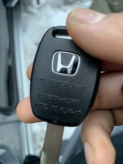 Car/Truck Keys & Remotes Thumbnail
