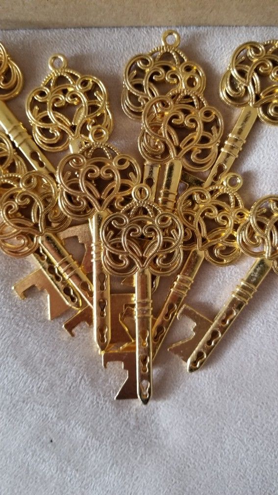 PCS Key Bottle Openers,Vintage Skeleton Key Bottle Opener,Wedding Favors Bottle Opener with Escort Card Tag and Key Chains,Wedding Party Favor Souveni