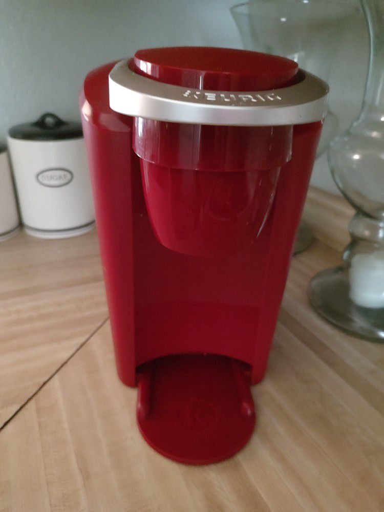 Red Keurig K-Compact Single-Serve Keurig Coffee Maker

