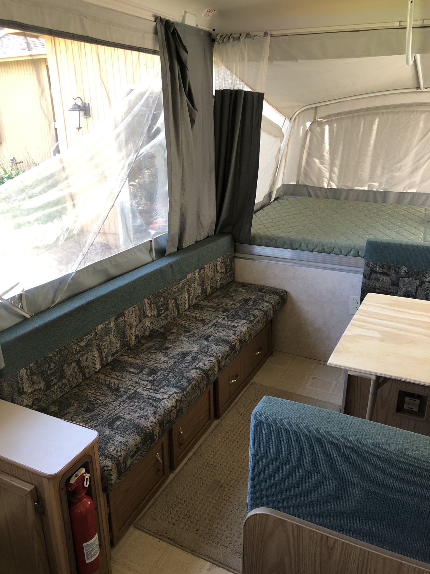 99 Coleman Cheyenne Pop Up Camper for Sale in Elgin, IL - OfferUp