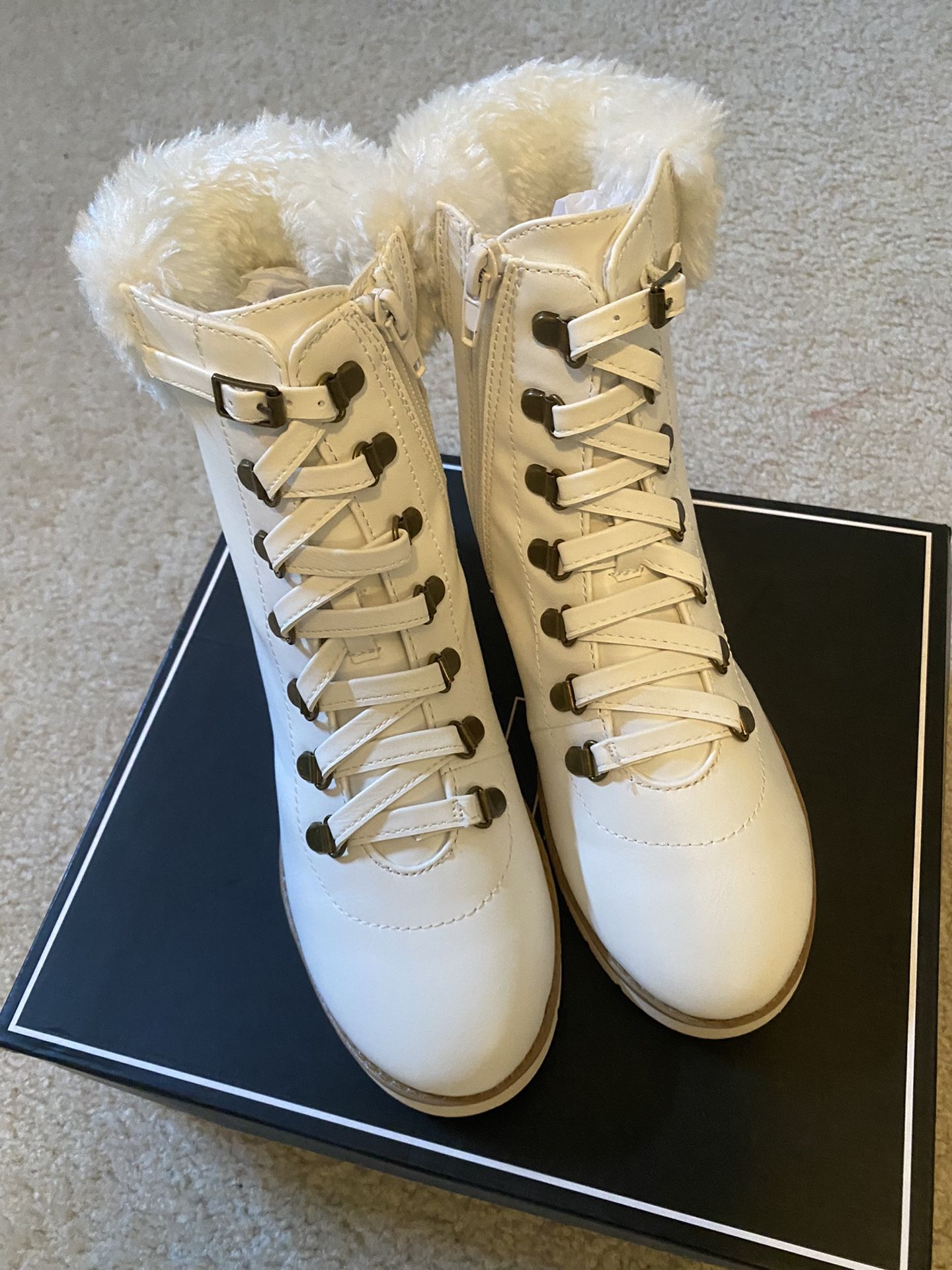Like New!! Size 6.5 Mia “Mikayla” Boots