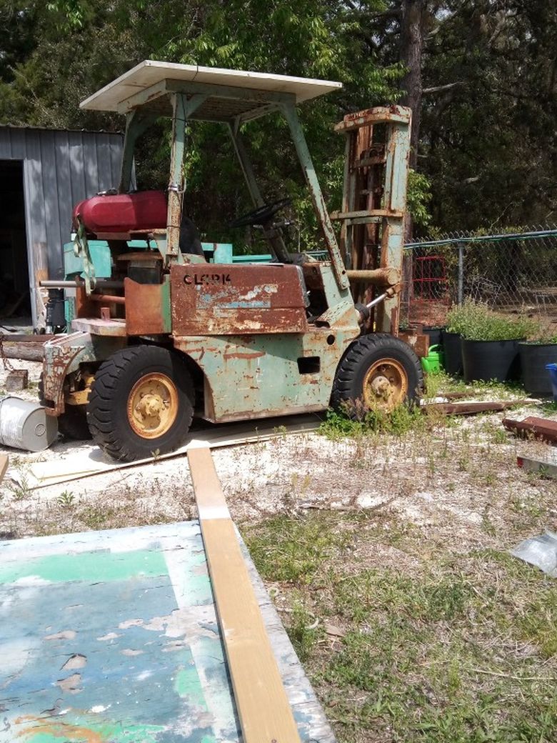Clark Forklift