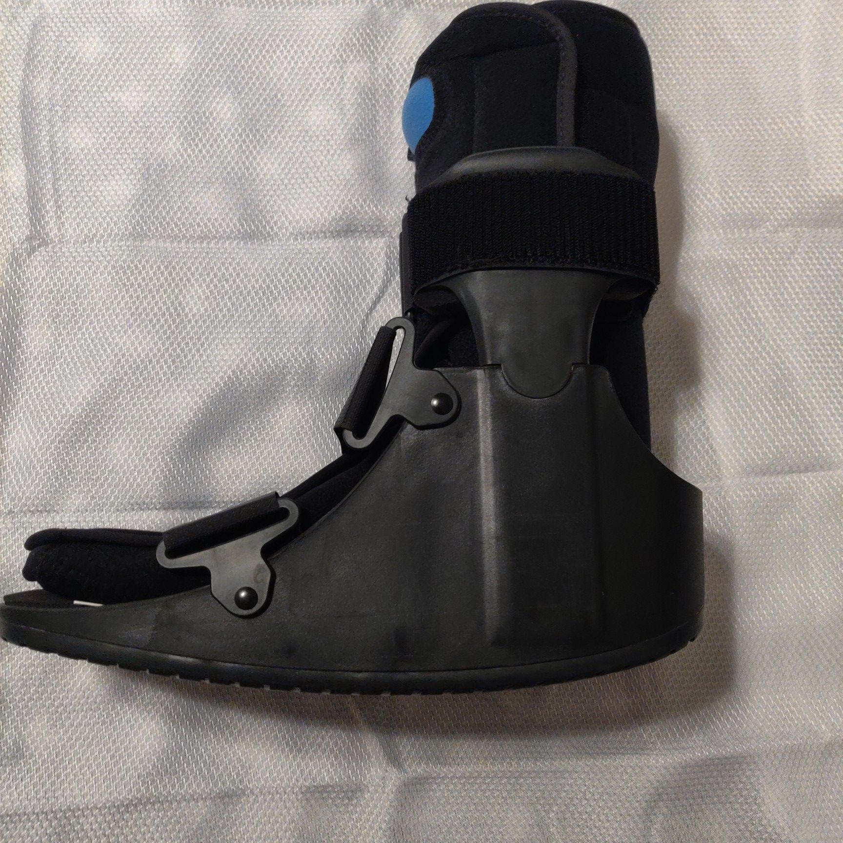 United Ortho Short Air Cam Walker Fracture Boot, Large, Black for Sale