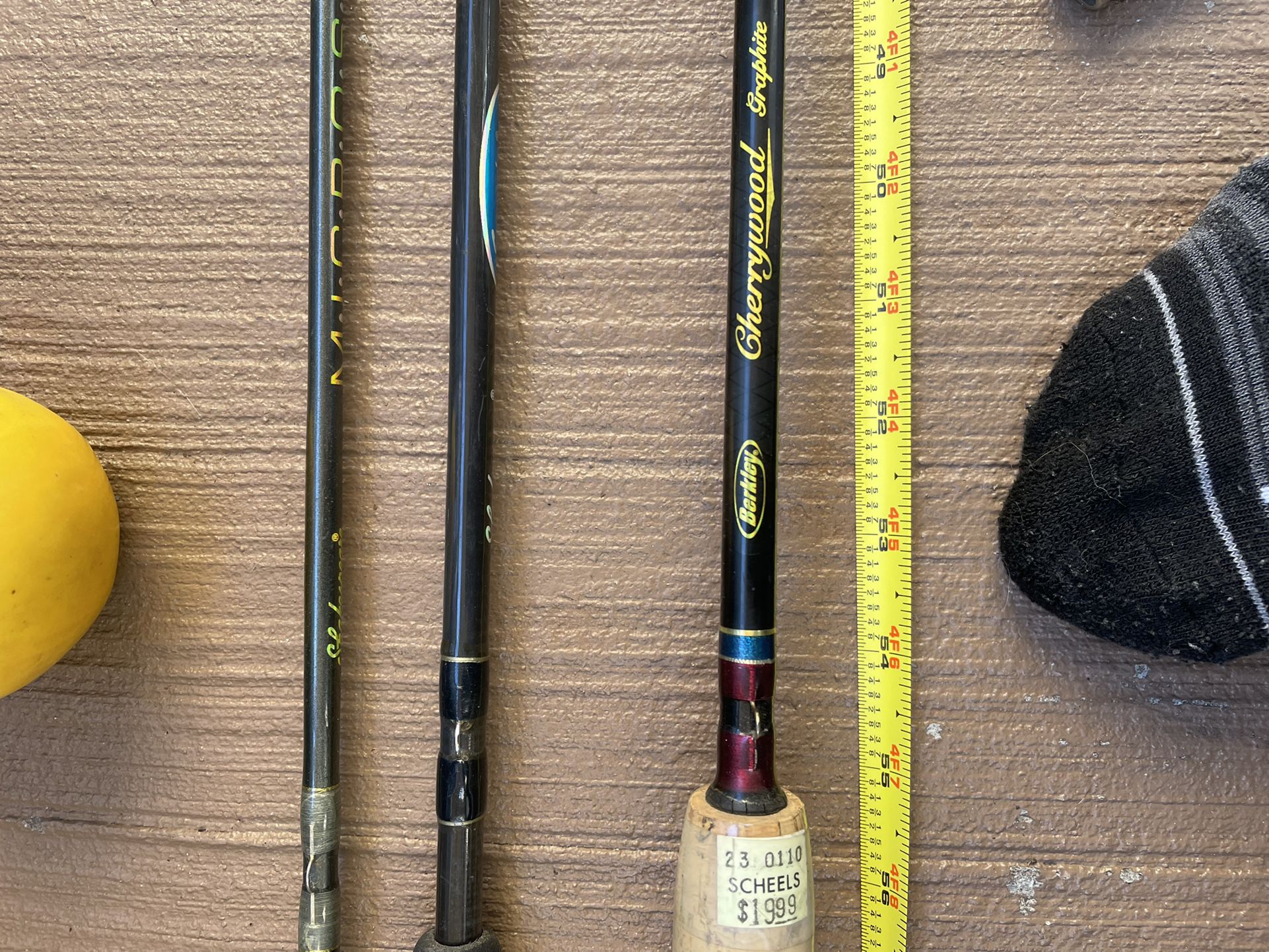 3 graphite fishing rods