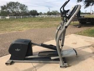 Nordictrack Cx 1055 Elliptical Cross Trainer.