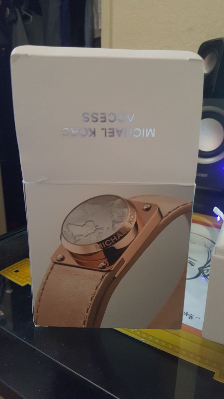 Michael Kors activity tracker
