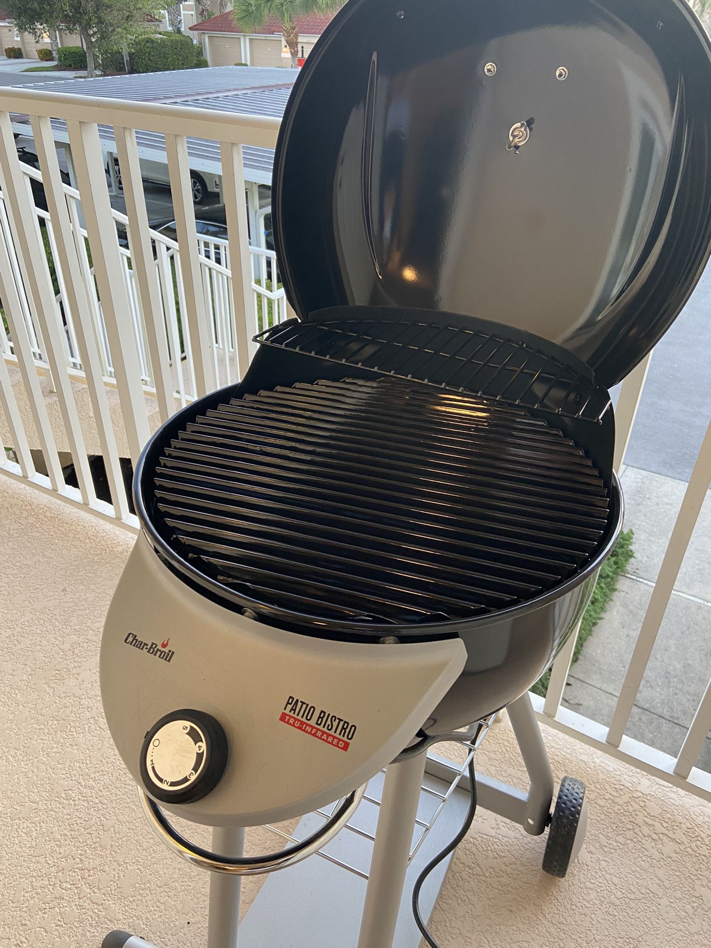 Charbroil Electric Grill