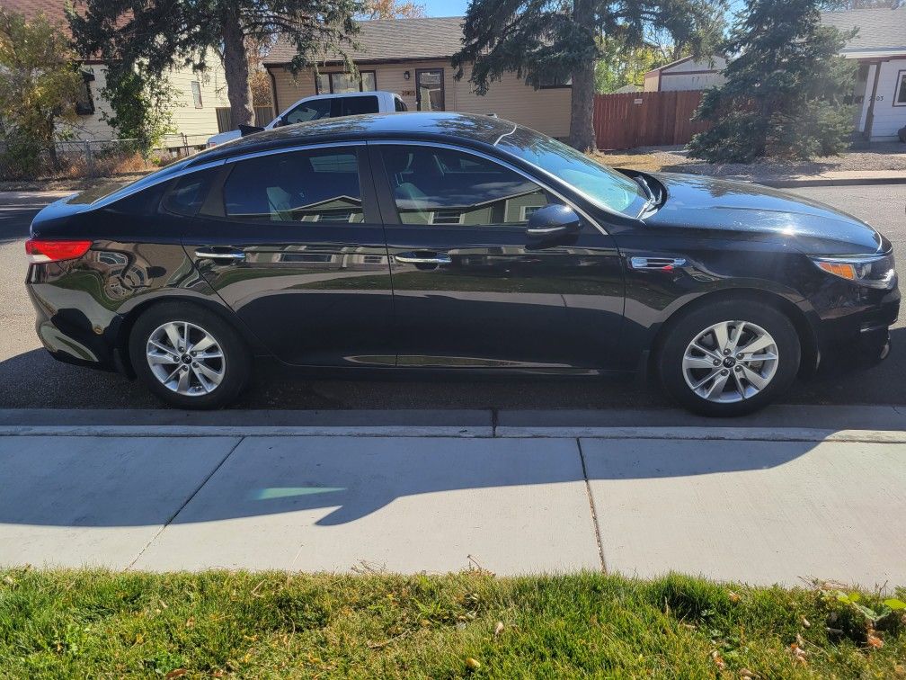 2017 KIA Optima