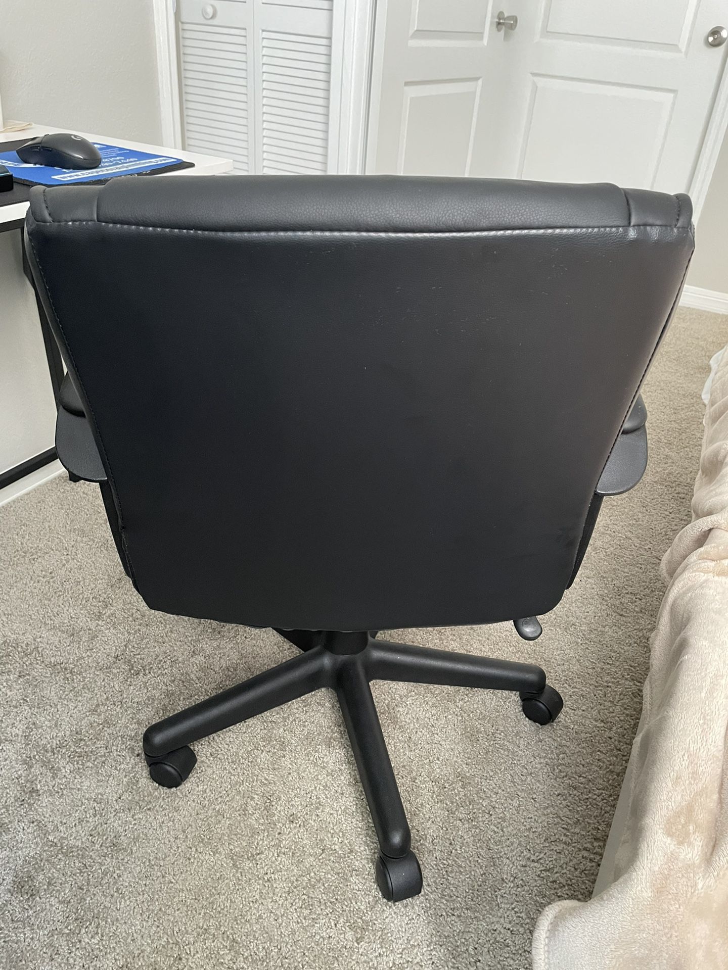 Like New Computer Office Desk Chair Black