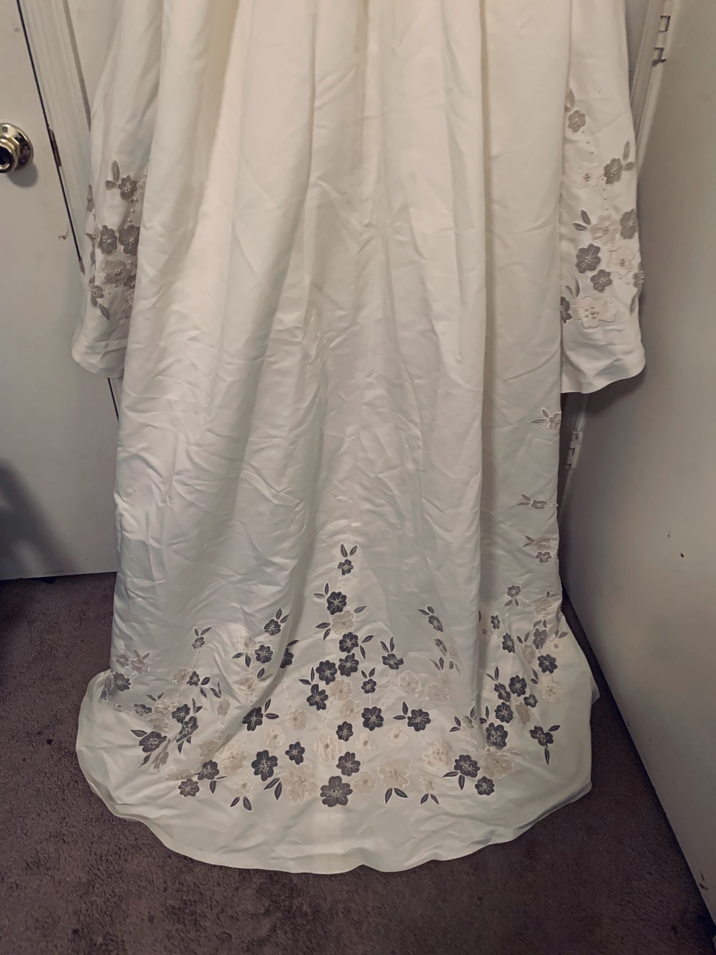 Michelangelo size 4 wedding dress