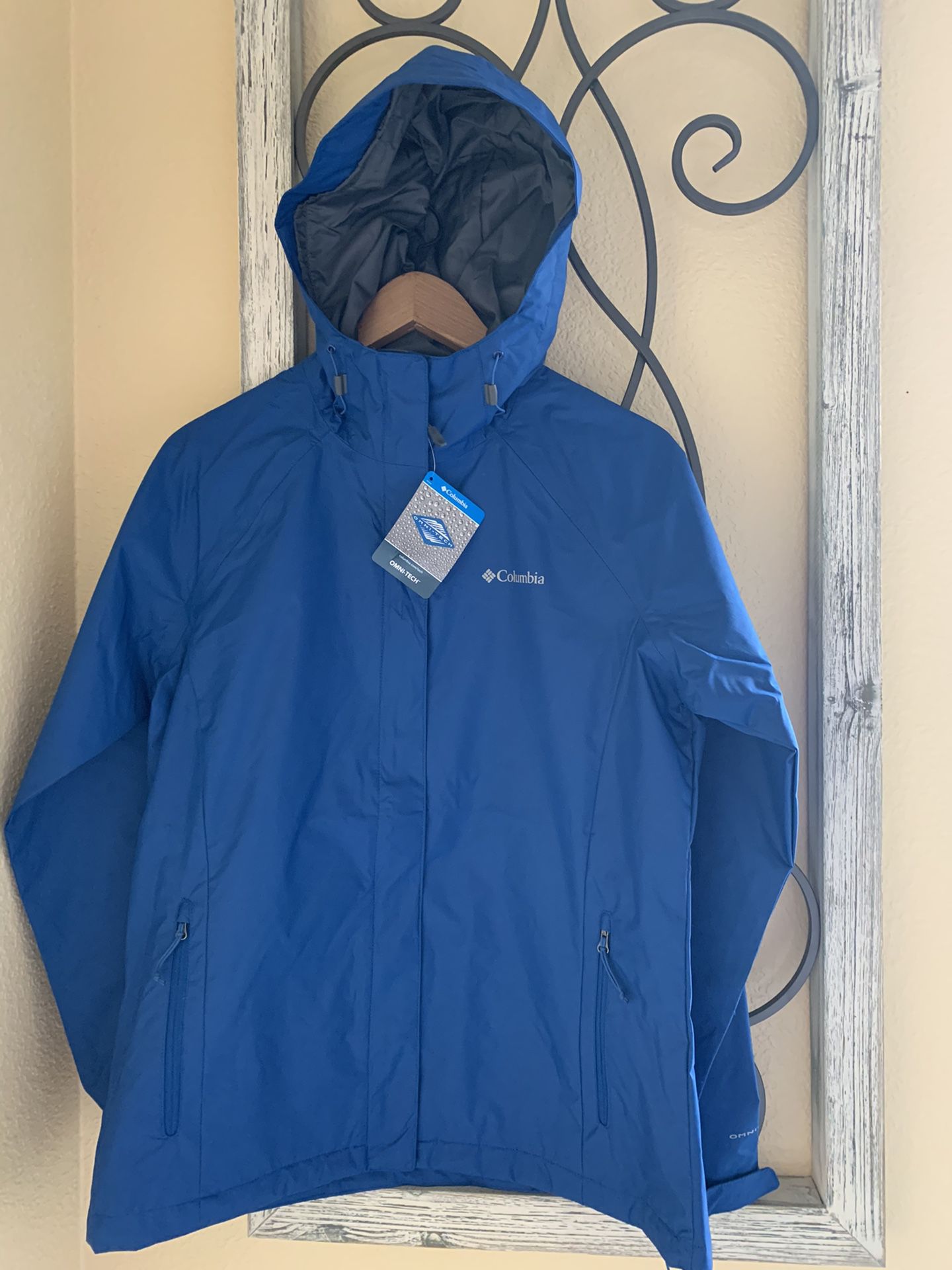 Columbia rain Jacket Women’s  New With 🏷 Tag.