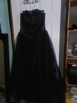 Black Dress Thumbnail