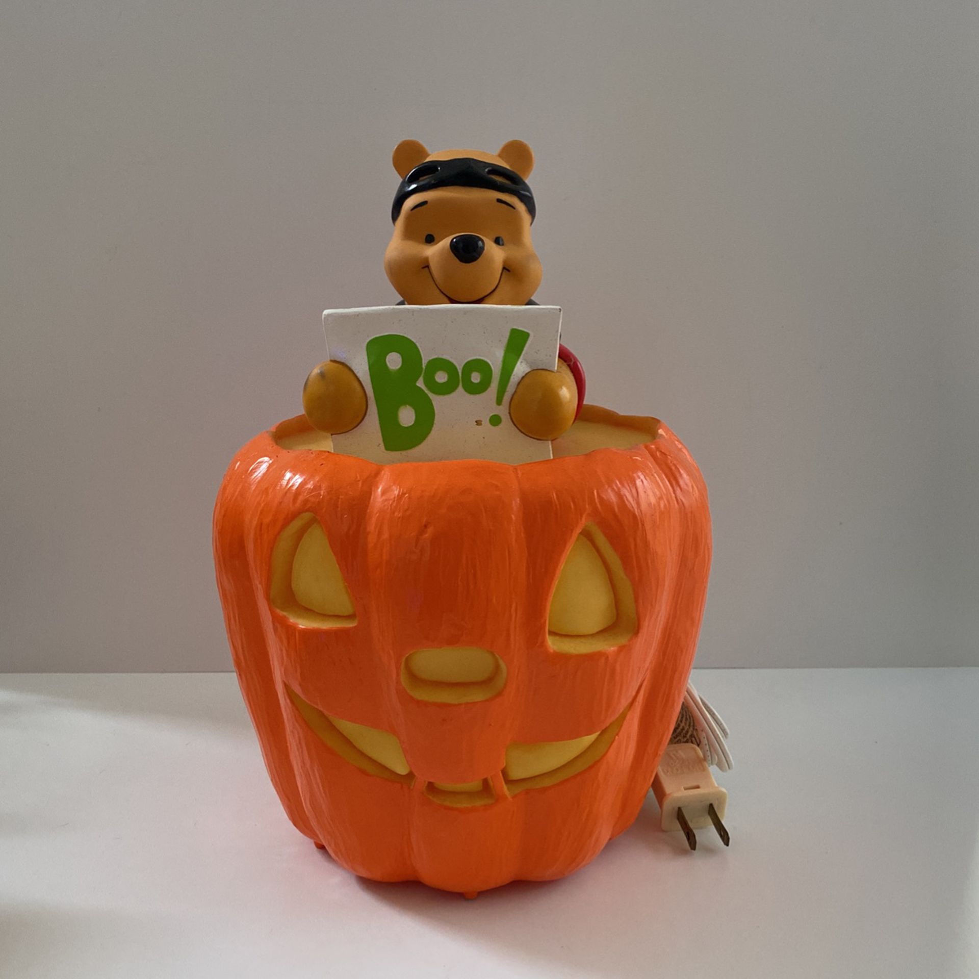 Winne the Pooh Halloween Pumpkin USED 
