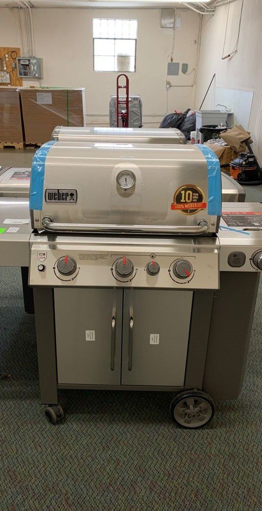 Weber grill All new gas Originally $1,049 Deal for $699 IJ