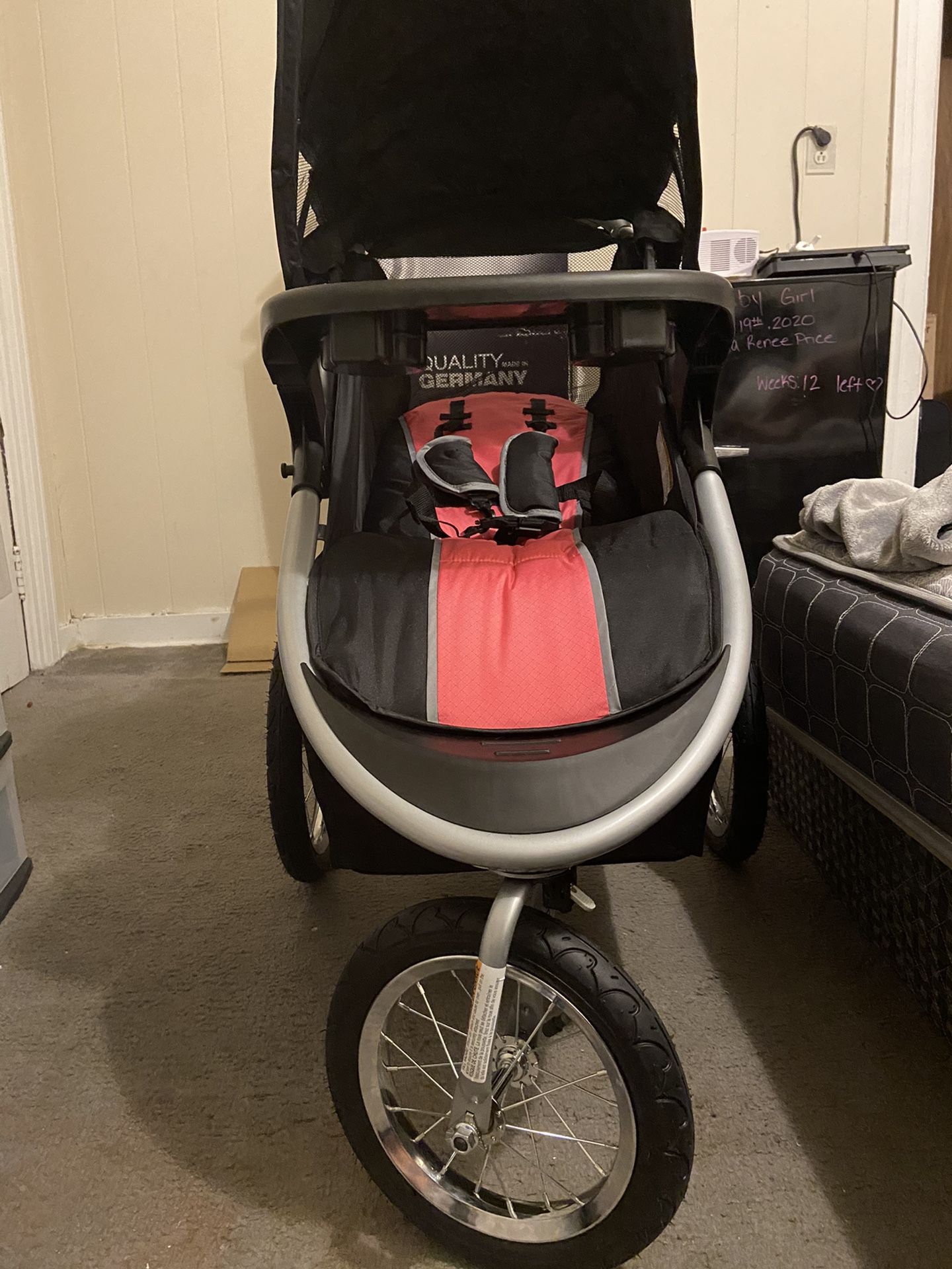 Baby trend stroller and car seat