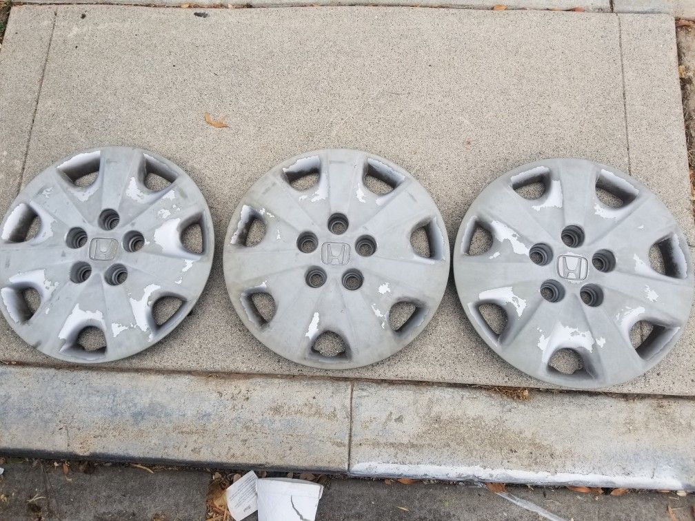 15 inch Honda Accord original hub caps for Sale in Pico Rivera, CA