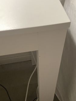 White Desk - Very Nice Condition Thumbnail