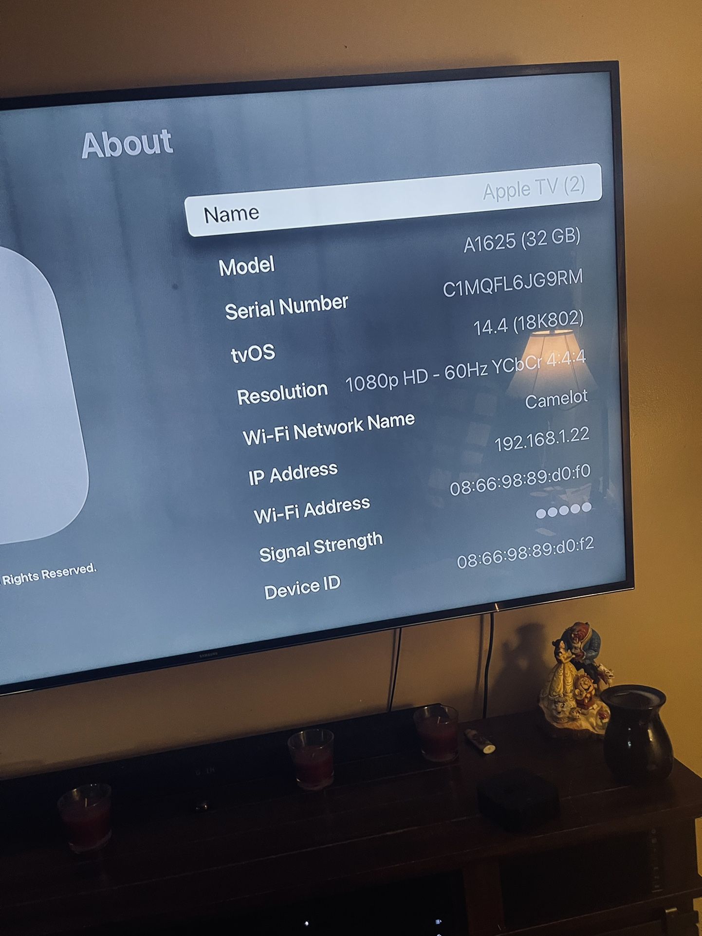 Apple TV (2) 32gb