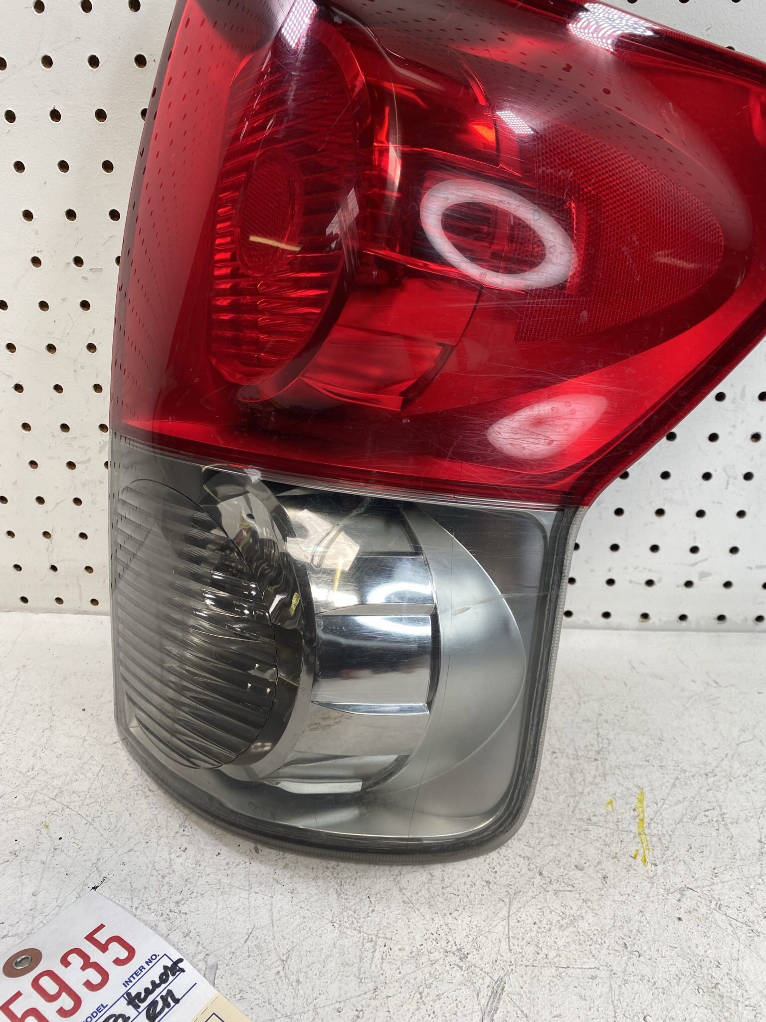 2010 2013 TOYOTA TUNDRA RIGHT SIDE TAIL LIGHT DEPO