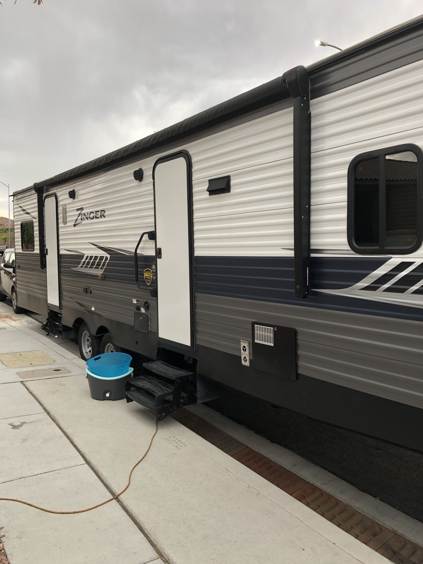 FITS 4 SEAT RZR 2018 Crossroads Toy Hauler Separate Garage for Sale in Henderson, NV OfferUp