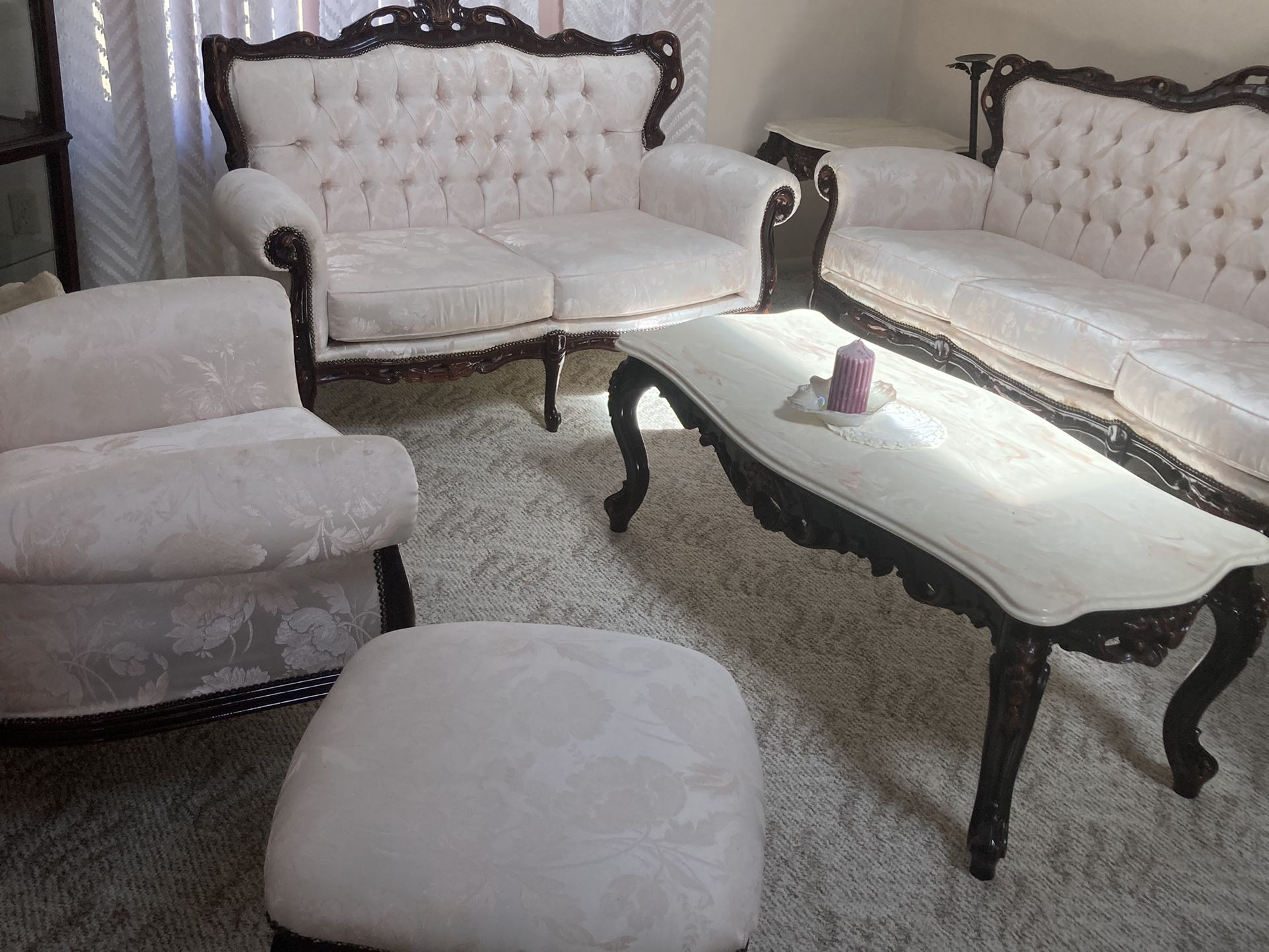 Formal Italian Living Room With Two End Tablesand Coffe Table All Marble And Carve